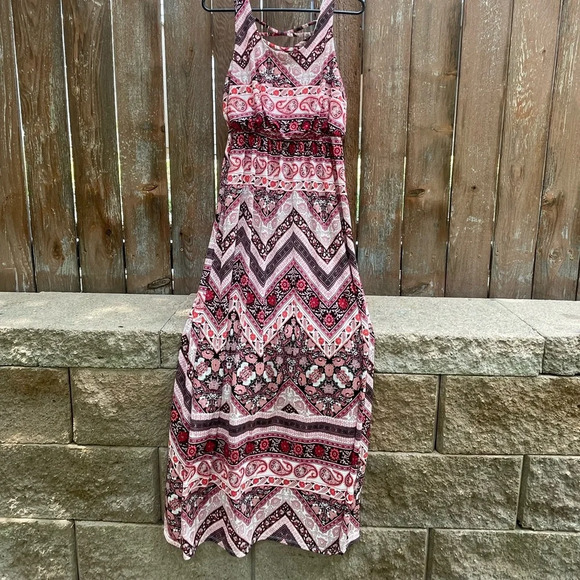 MAURICES Women’s Full Length Maxi Dress with Black Red Pink Print Size Small - Picture 1 of 4